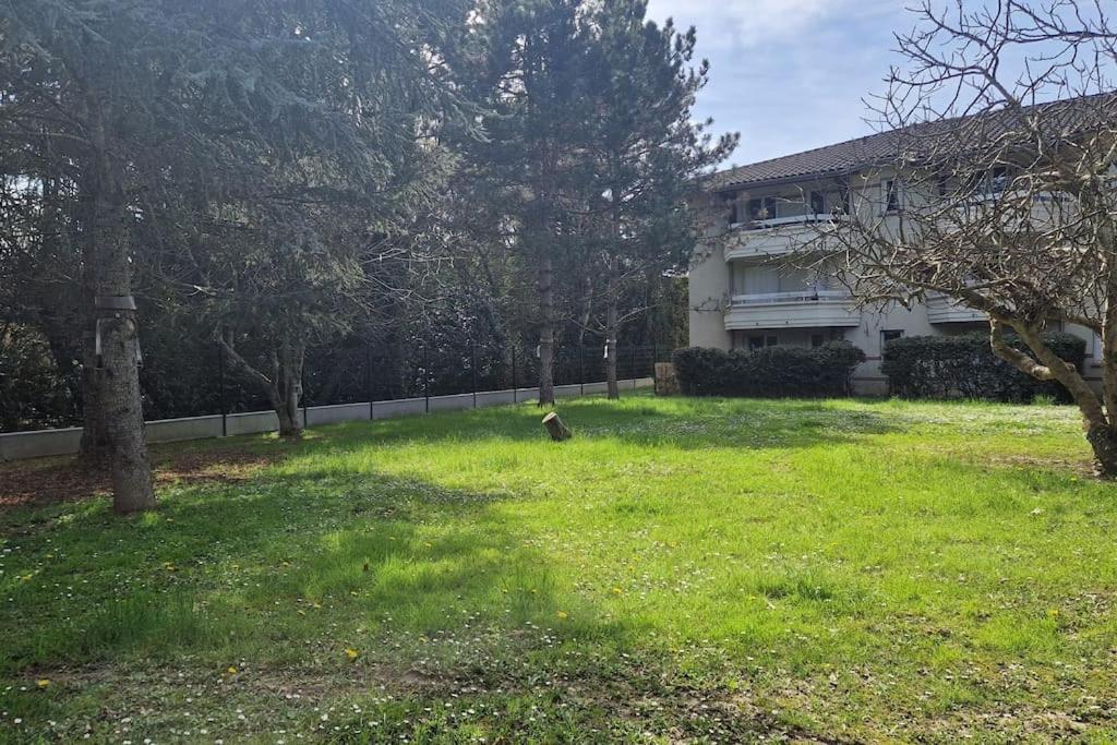 Joli T2 Vue Sur Le Jardin Proche De Toulouse