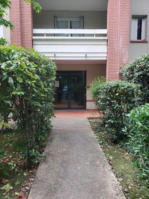 Joli T2 Vue Sur Le Jardin Proche De Toulouse Appartement